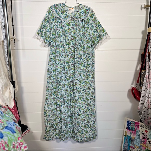 Sears Dresses & Skirts - Vtg Sears women’s floral house coat dress button up Side Pocket guesstimate 16